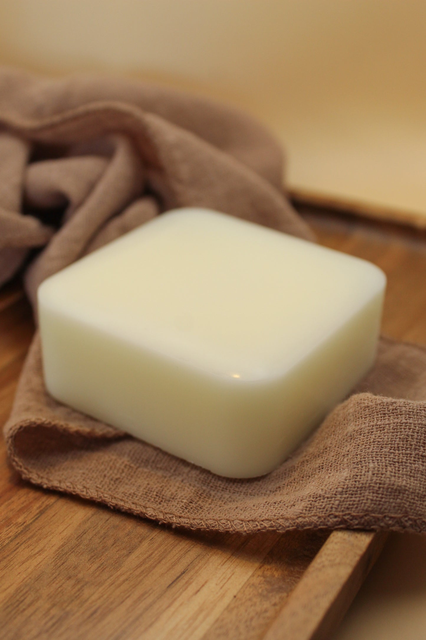 Grapefruit + Bergamot Light Detangling Conditioner Bar